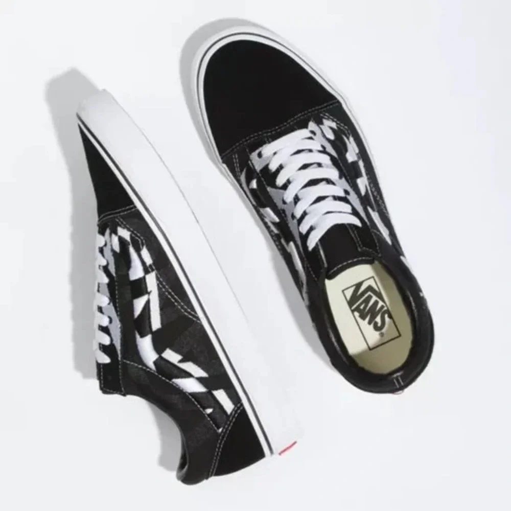 Vans Suede Tennis Shoes 7.5 Men, 9 Women Old Skool Statement Black Suede Leather